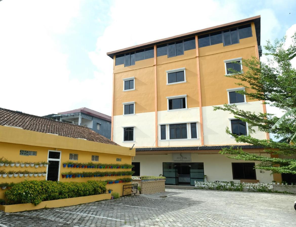 Joyful Hotel Tanjung Pandan Eksteriør bilde