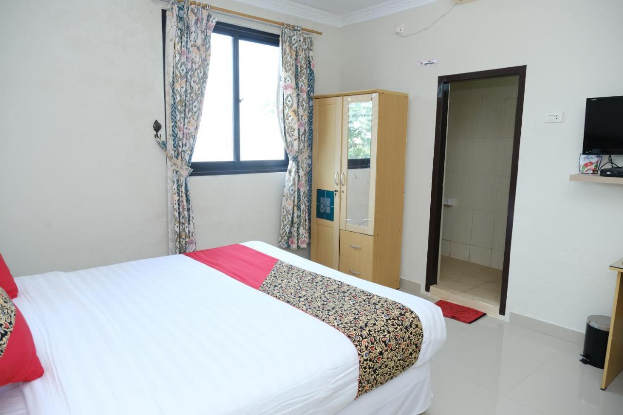 Joyful Hotel Tanjung Pandan Eksteriør bilde
