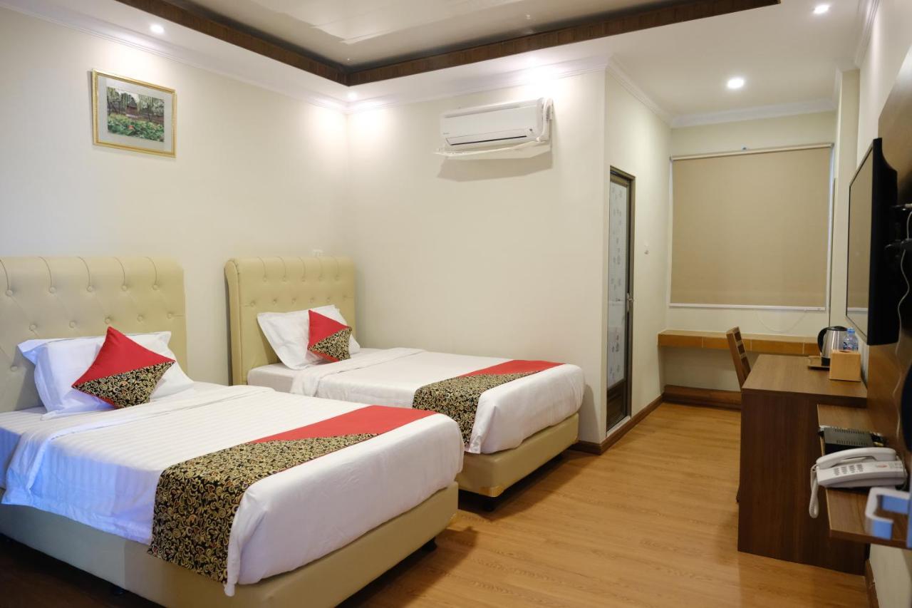 Joyful Hotel Tanjung Pandan Eksteriør bilde