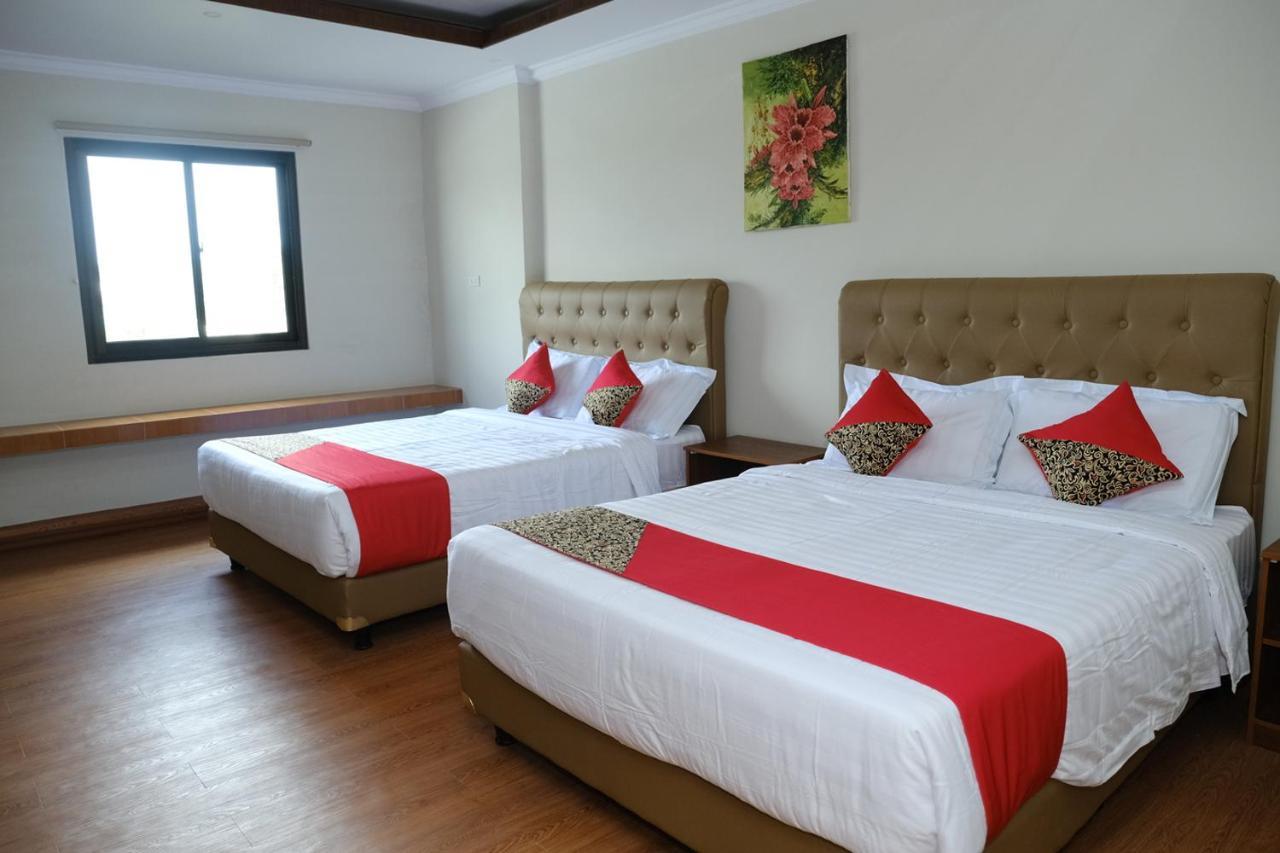 Joyful Hotel Tanjung Pandan Eksteriør bilde
